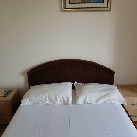 Sobe I Apartmani Marovic Petrovac Екстериор снимка