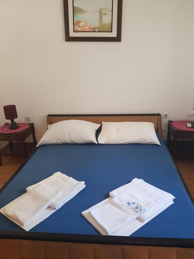 Sobe I Apartmani Marovic Petrovac Екстериор снимка