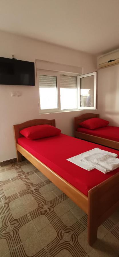 Sobe I Apartmani Marovic Petrovac Екстериор снимка