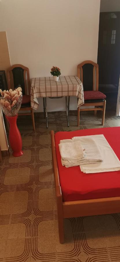 Sobe I Apartmani Marovic Petrovac Екстериор снимка